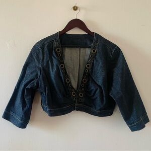 Y2K OPEN FRONT CROPPED DENIM JACKET WITH GROMMET STUD TRIM